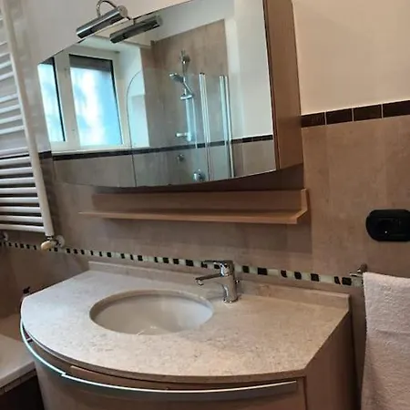 La Casa Di Elenu A Posillipo